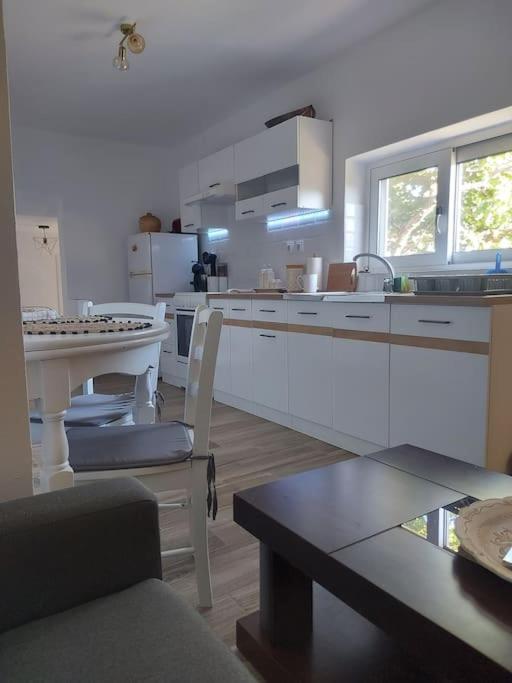 Houlia Home Διαμέρισμα Με Δωρεάν Χώρο Στάθμευσης Steniaí المظهر الخارجي الصورة