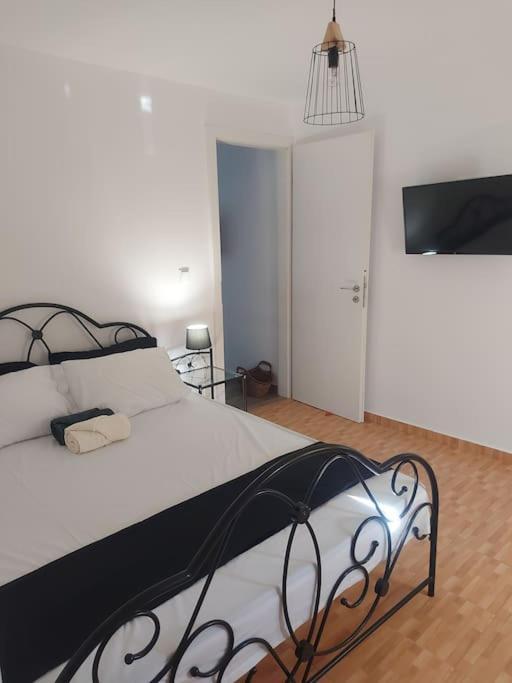 Houlia Home Διαμέρισμα Με Δωρεάν Χώρο Στάθμευσης Steniaí المظهر الخارجي الصورة